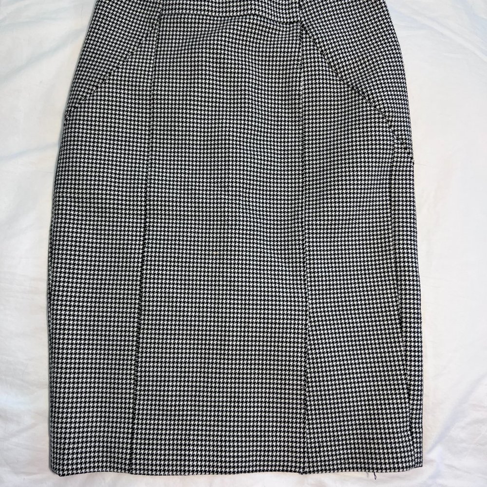 Banana Republic Black and White Houndstooth Skirt